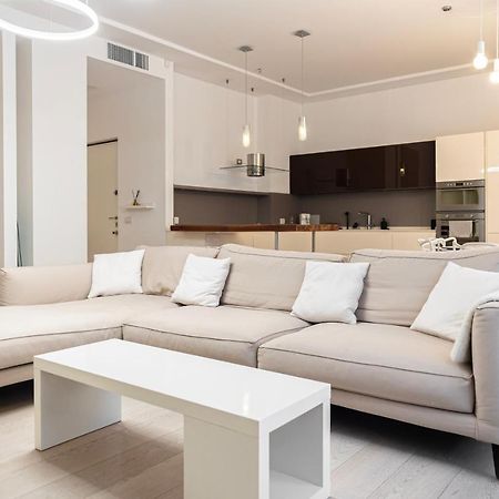 Elegante E Spazioso Quadrilocale In Porta Venezia Milan Luaran gambar