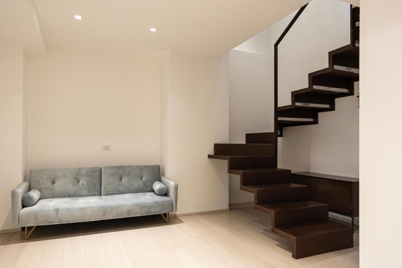 Elegante E Spazioso Quadrilocale In Porta Venezia Milan Luaran gambar