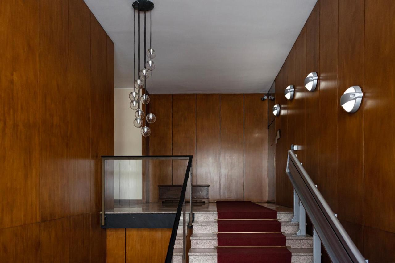 Elegante E Spazioso Quadrilocale In Porta Venezia Milan Luaran gambar