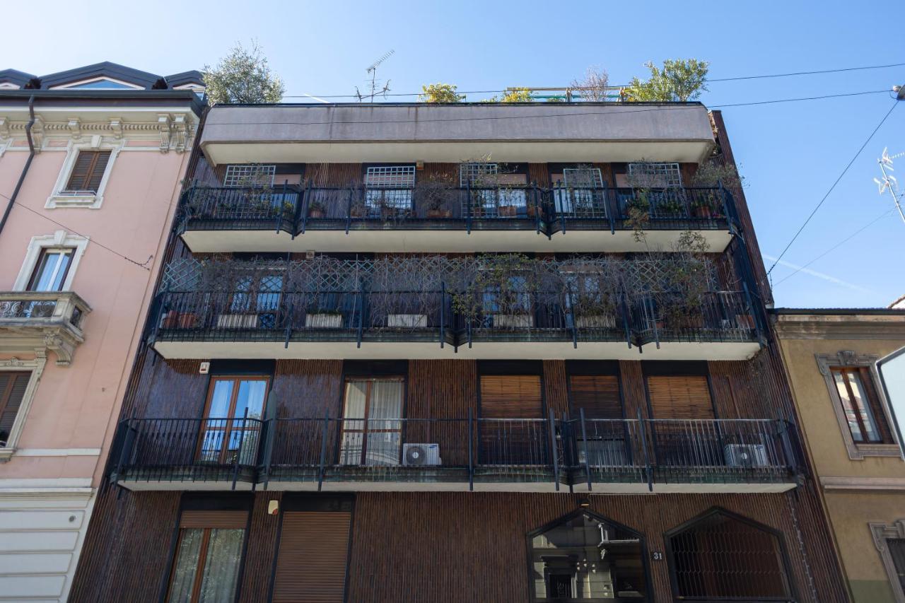 Elegante E Spazioso Quadrilocale In Porta Venezia Milan Luaran gambar